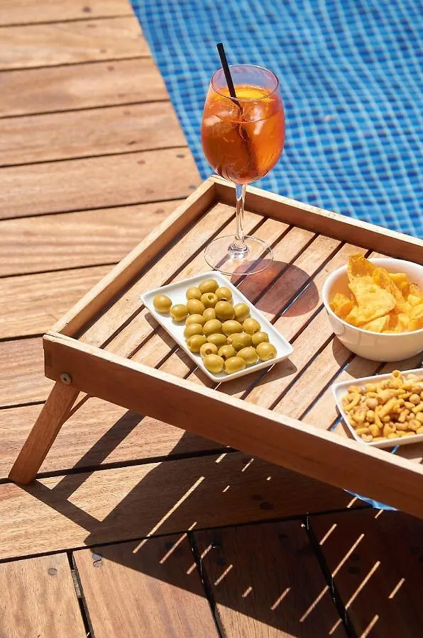 Nm Suites By Escampa Hotels بلاتجا ذارو إسبانيا