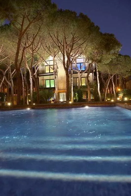 Nm Suites By Escampa Hotels プラヤ・デアロ 4*,  スペイン