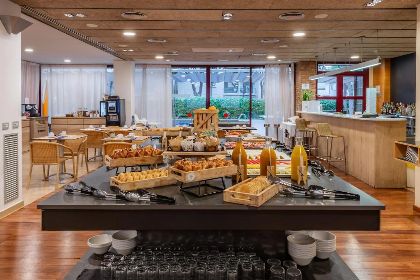 Nm Suites By Escampa Hotels プラヤ・デアロ 4*,  スペイン