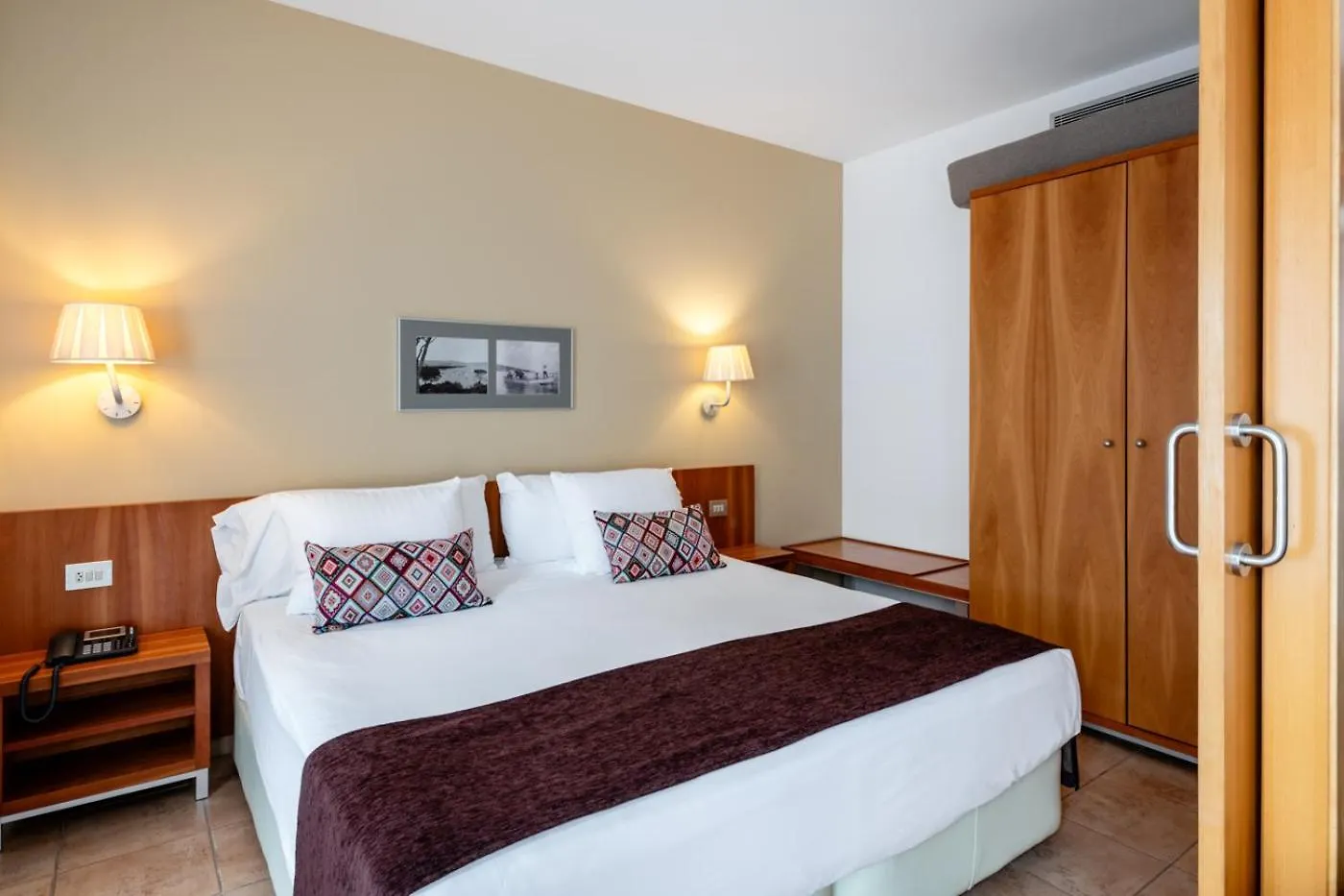 Nm Suites By Escampa Hotels بلاتجا ذارو