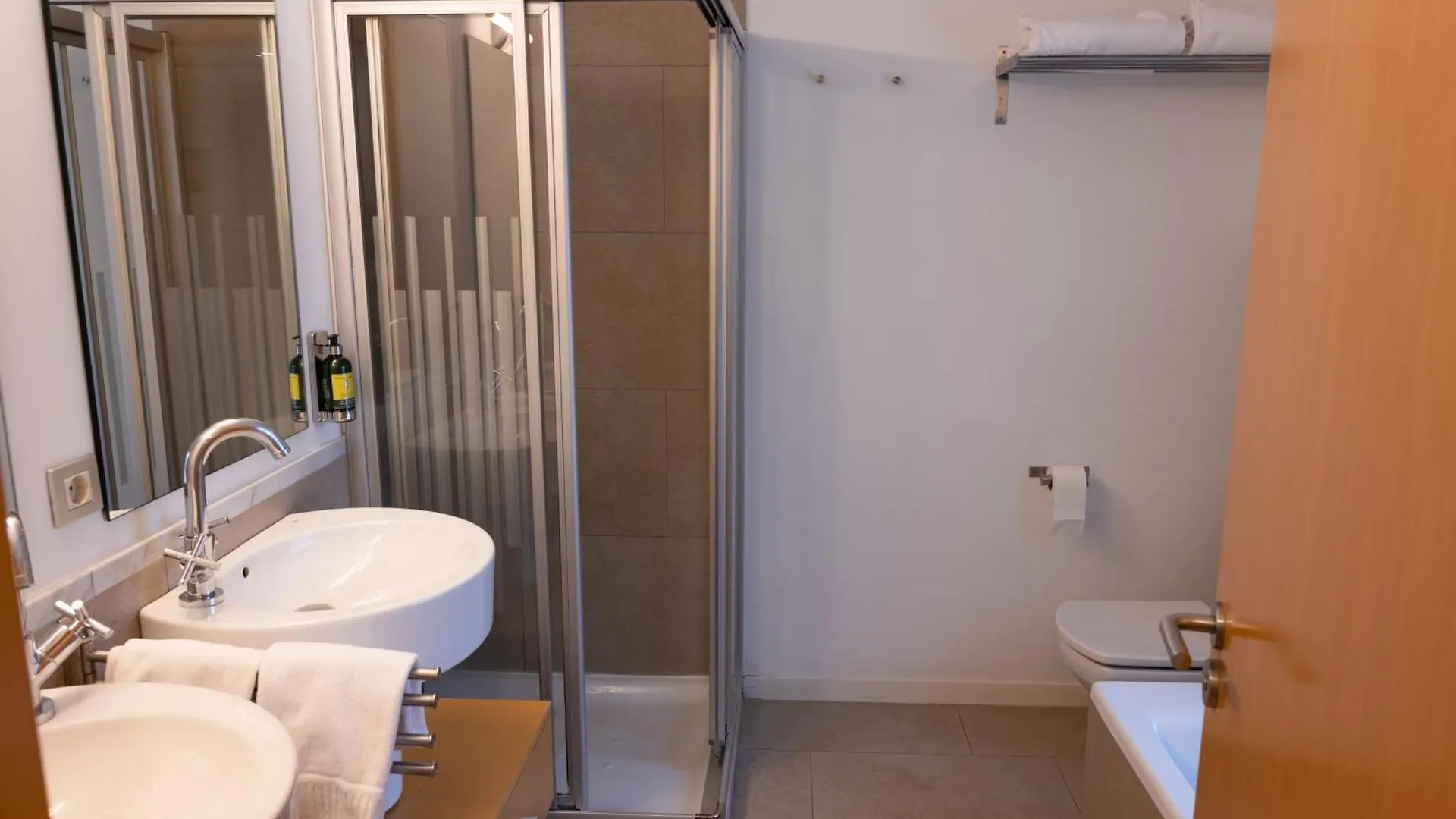 Nm Suites By Escampa Hotels بلاتجا ذارو