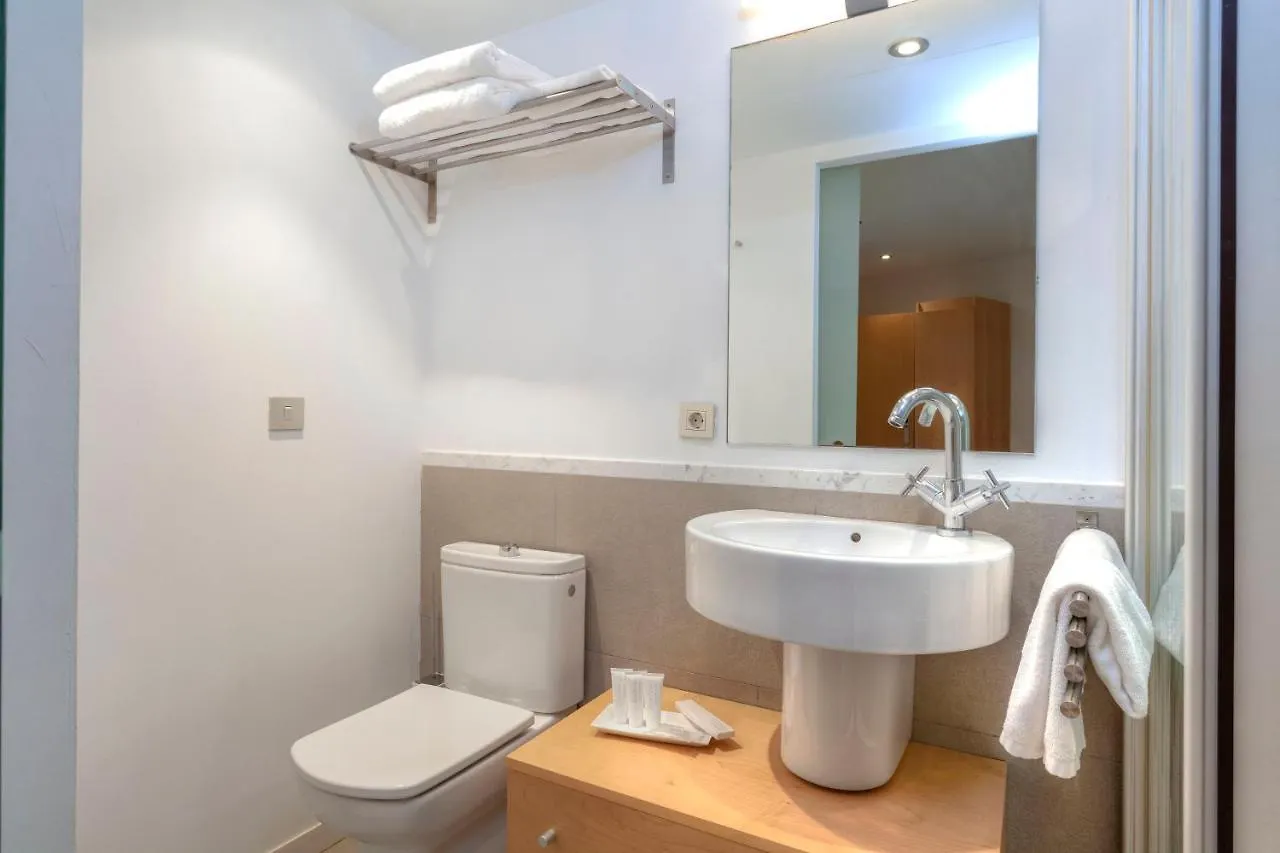 Nm Suites By Escampa Hotels プラヤ・デアロ