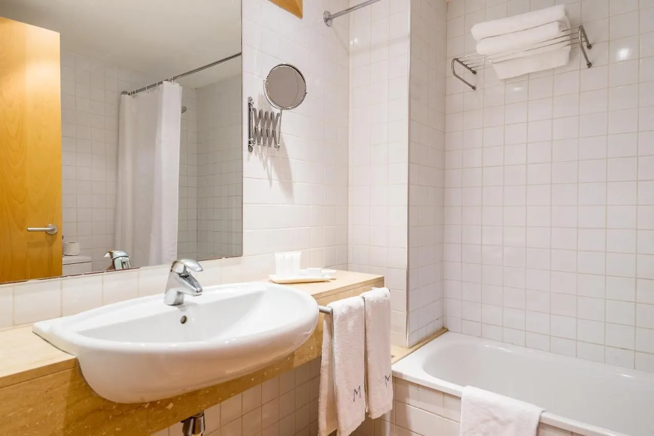 Nm Suites By Escampa Hotels プラヤ・デアロ 4*,